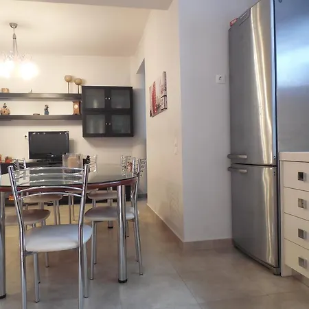 Modern House Elli
